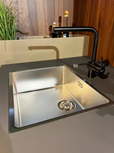 LEICHT Orlando Designküche Nussbaum